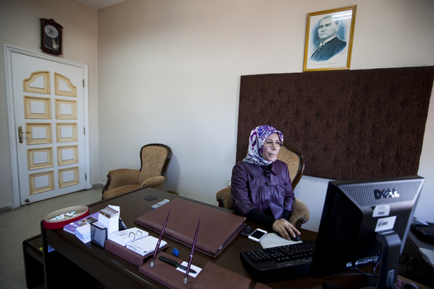 jody-hiltonresized_interview_women_mosque_turkey_11