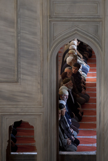 jody-hiltonresized_women_mosque_turkey_06