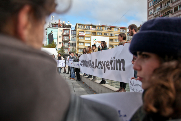 majlinda-hoxha-protesta-kundraj-dhunes-nuk-ka-arsyetim-17-10-2016-3