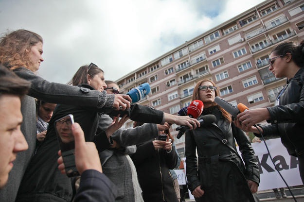 majlinda-hoxha-protesta-kundraj-dhunes-nuk-ka-arsyetim-17-10-2016-4