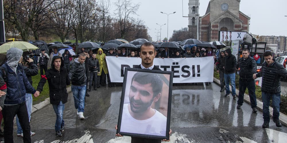 Organizatat për të drejtat e njeriut kërkojnë hetim mbi vdekjen e Astrit Deharit