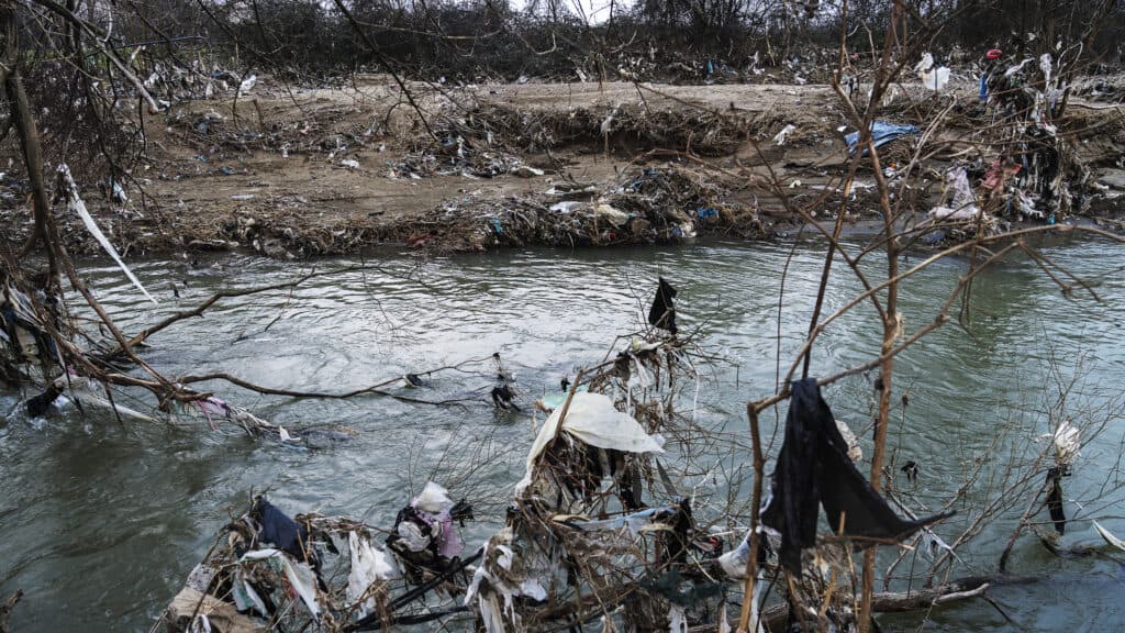 Kur mjedisi trajtohet si deponi