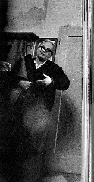 Po napuštanju zatvora 1990. godine, pridružio se borbi za nezavisnost Kosova, dok je polovinom devedesetih dao svoj doprinos projektu Balkanija (Ballkania), čija je zamisao bila da se stvori konfederacija između Srbije, Crne Gore i Kosova. Demači se pak 1998. godine kao generalni politički predstavnik OVK-a ponovo orijentirao ka nezavisnosti Kosova.<br />
<br />
Njegovi protivnici — pretežno simpatizeri Ibrahima Rugove — kritizirali su ga zbog ovih oscilacija u političkom usmjerenju. Međutim, i sam Ibrahim Rugova ispočetka je zagovarao ponovno uvođenje autonomije Kosova koju je Srbija ukinula 1989. godine, zatim transformaciju Kosova u republiku u sastavu Jugoslavije, a najzad i nezavisnost Kosova, pri čemu je s vremena na vrijeme kao alternativu spominjao i ujedinjenje Kosova s Albanijom. Polovinom devedesetih godina, Rugova je predlagao da se Kosovo pretvori u protektorat UN-a, u Rambujeu je dao svoj potpis za nezanemarivu samostalnost u okvirima Srbije i Jugoslavije, da bi se naposlijetku, poslije rata na Kosovu, ponovo zauzeo za nezavisnost.<br />
<br />
I Demačijev i Rugovin krajnji cilj bili su sloboda i nezavisnost Kosova. Promjene političkih stajališta u određenim okolnostima i periodima predstavljale su politička sredstva kojima su taj cilj obojica nastojali postići.