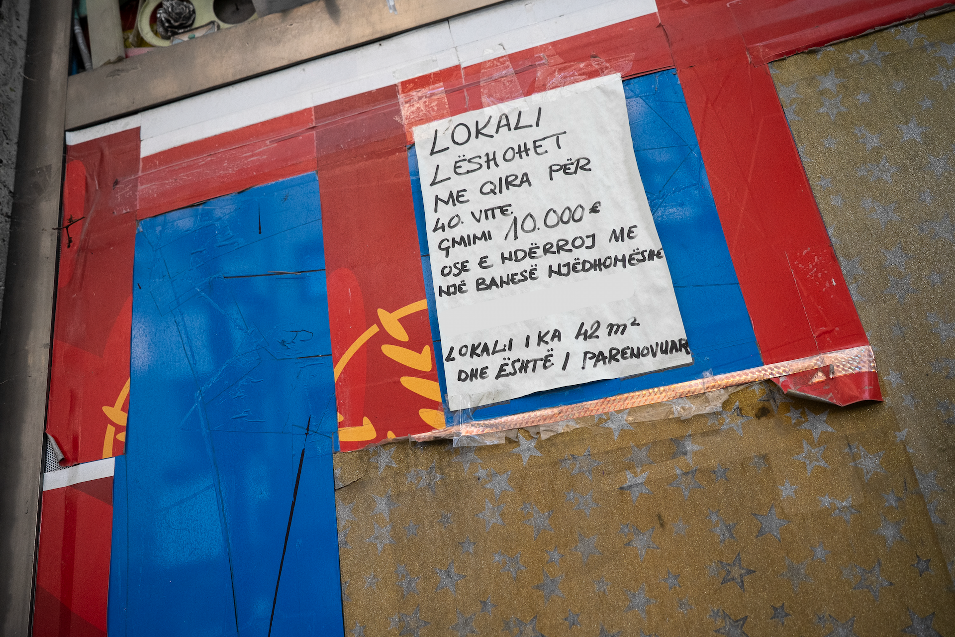 Aso kohe, ka pasur lokale ku qiraja kishte çmim aq të ulët, diku 40–50 euro, mirëpo viteve të fundit, këto çmime gjenden rrallë, ndërkaq qiraja tashmë sillet rreth 150–250 euro, varësisht nga madhësia e lokalit. Ka prej këtyre lokaleve, që nuk posedojnë as tualet, por që vazhdojnë të shërbejnë si hapësira të krijimtarisë artistike. <br />
<br />
Pas pandemisë, gjegjësisht, pas vitit 2021, në lagje filluan të shtohen atelie të artistëve tjerë, e madje edhe lokale për qëllime të tjera kulturore e sociale.