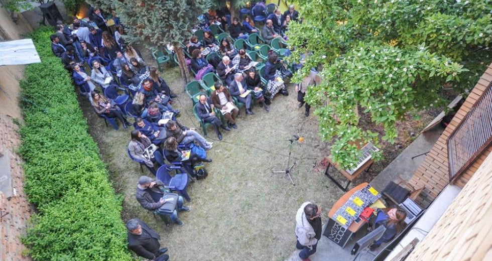 MBRËMJE PËR TA KUJTUAR - VITET '90