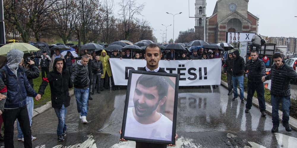 Organizatat për të drejtat e njeriut kërkojnë hetim mbi vdekjen e Astrit Deharit