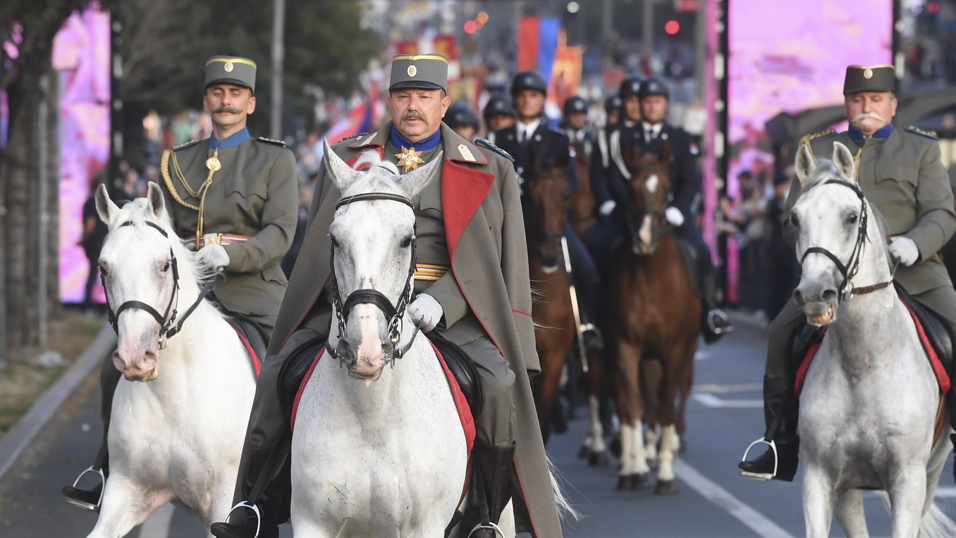 Fasada Potemkin e sundimit të Vučić