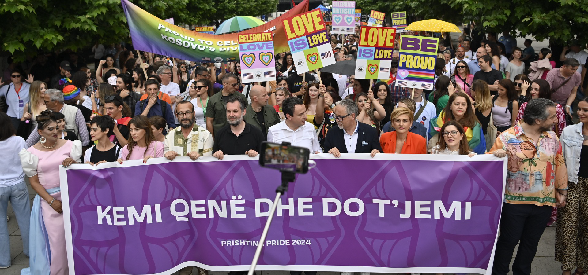 Osam godina u svetlu (senci) zbivanja