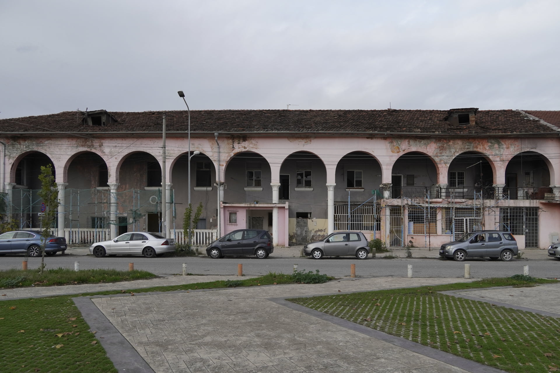 Tërmeti që s'mbaroi