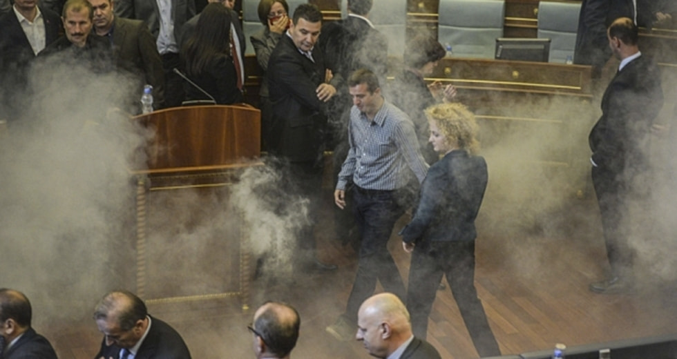 Suzavac, jaja i protesti: Sedam stvari koje treba da znate o kosovskom političkom zastoju