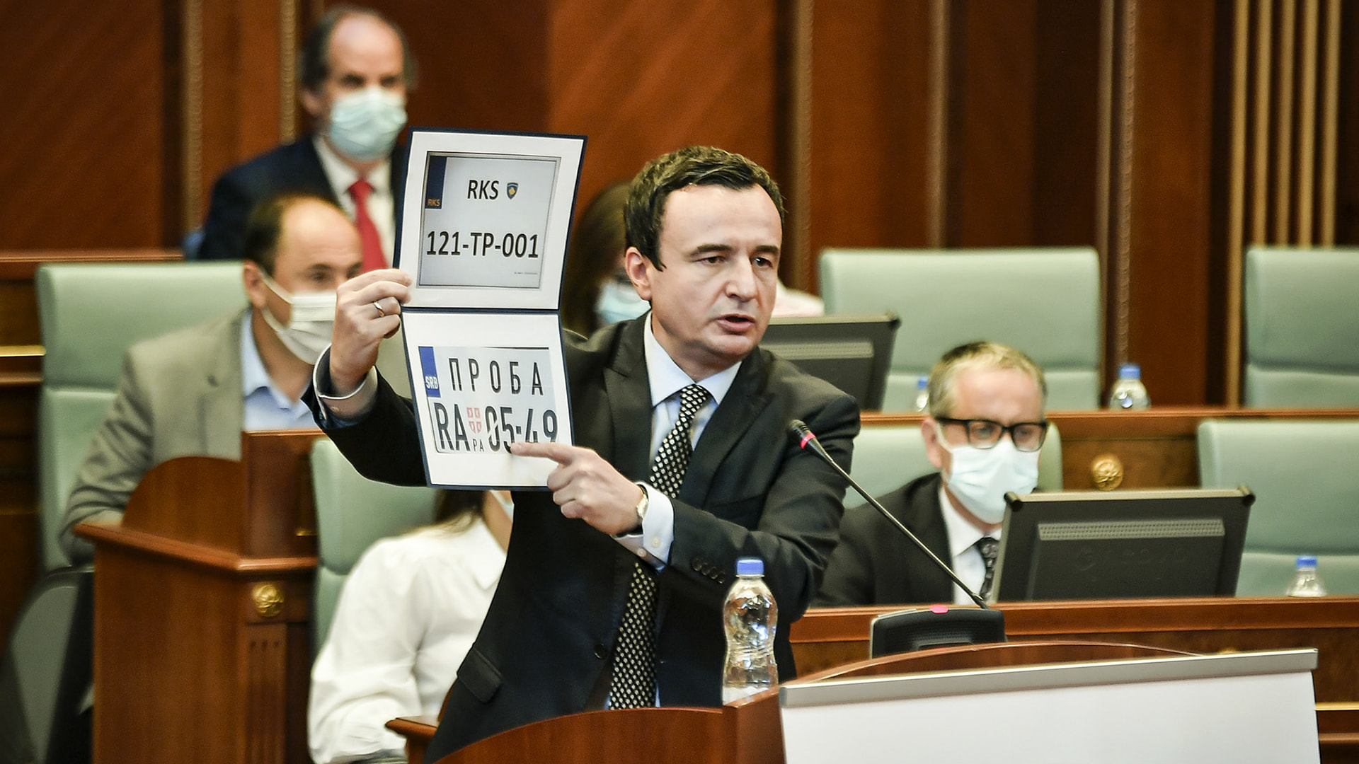 Kukavičluk “obiju strana”