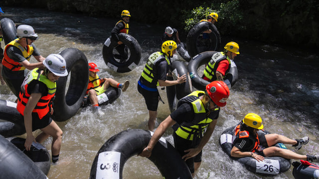 Rafts on the Lumbardh River