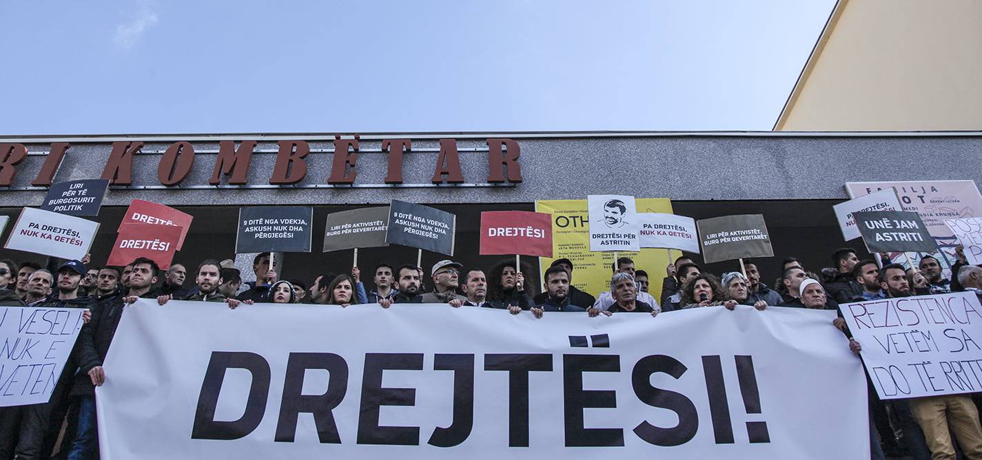 Qytetarët protestuan për të kërkuar ‘Drejtësi për Astritin’