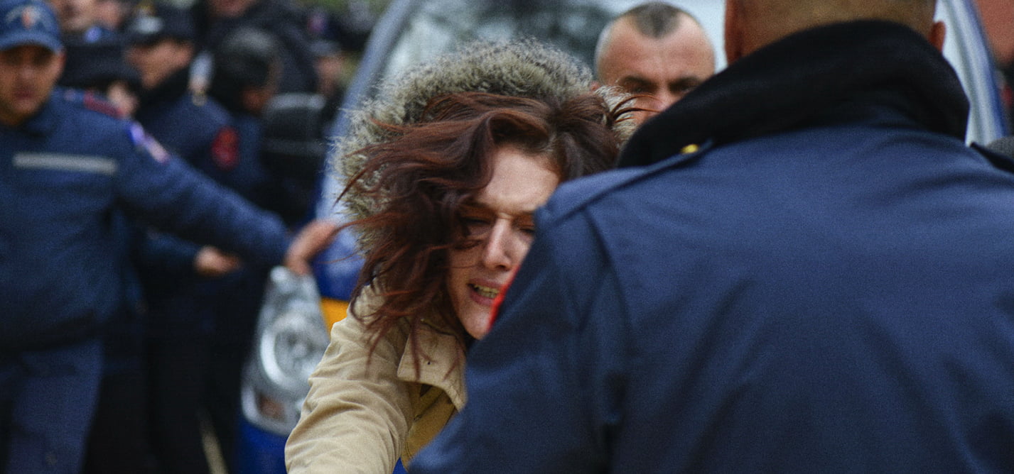 Dënohen protestuesit pa u ndalur protestat