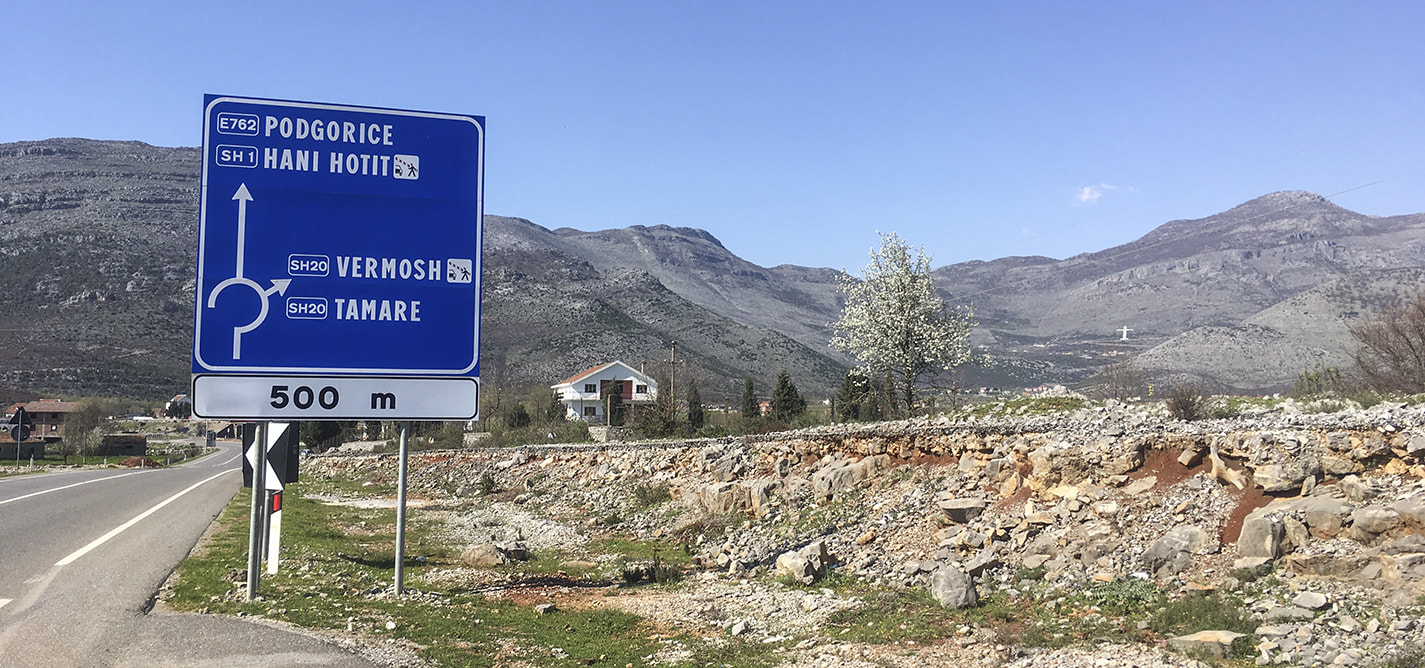 Emigrantët dhe refugjatët në situatë të pasigurt