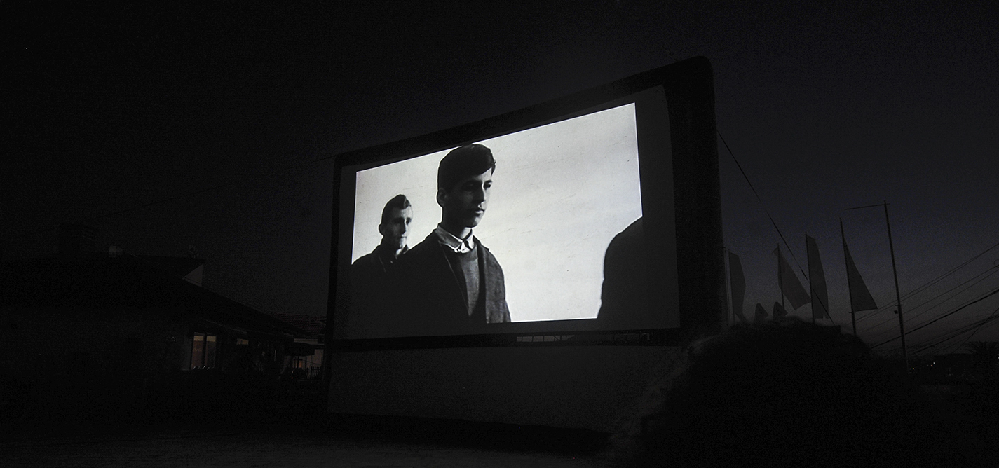 Adem Reka dhe Ardit Gjoklaj përballë makinerive që u morrën jetën