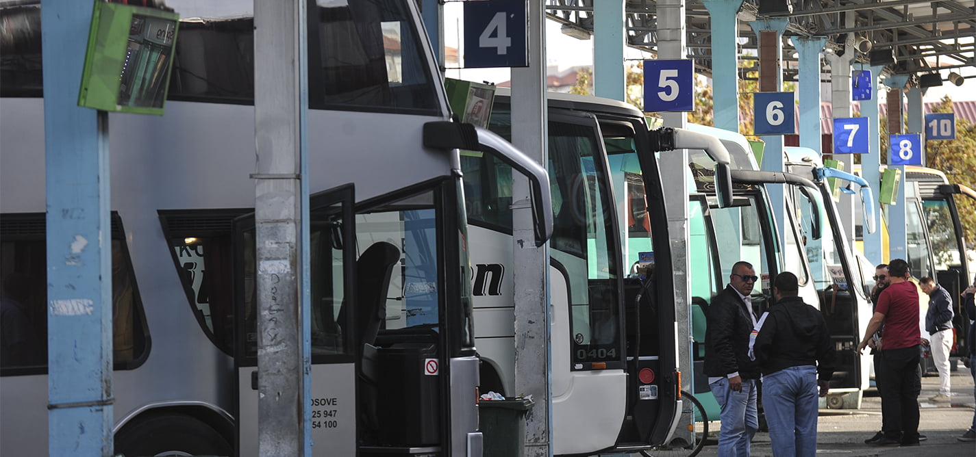 Udhëtarët e autobusëve si shijojnë autostradat