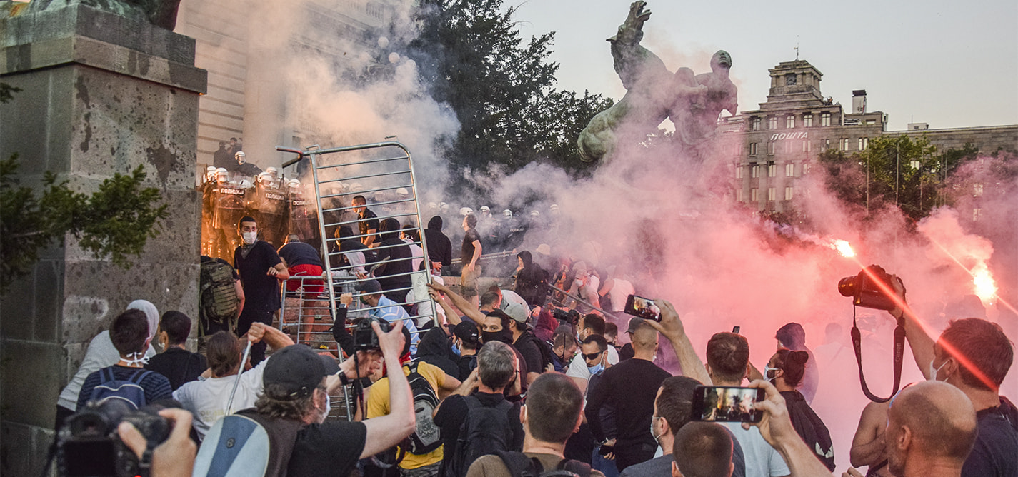 Resistance, build-up, violence, let-up