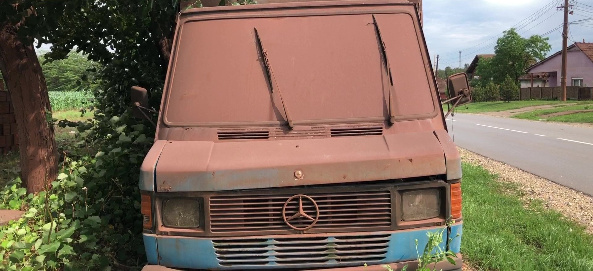 The red village where breathing becomes difficult