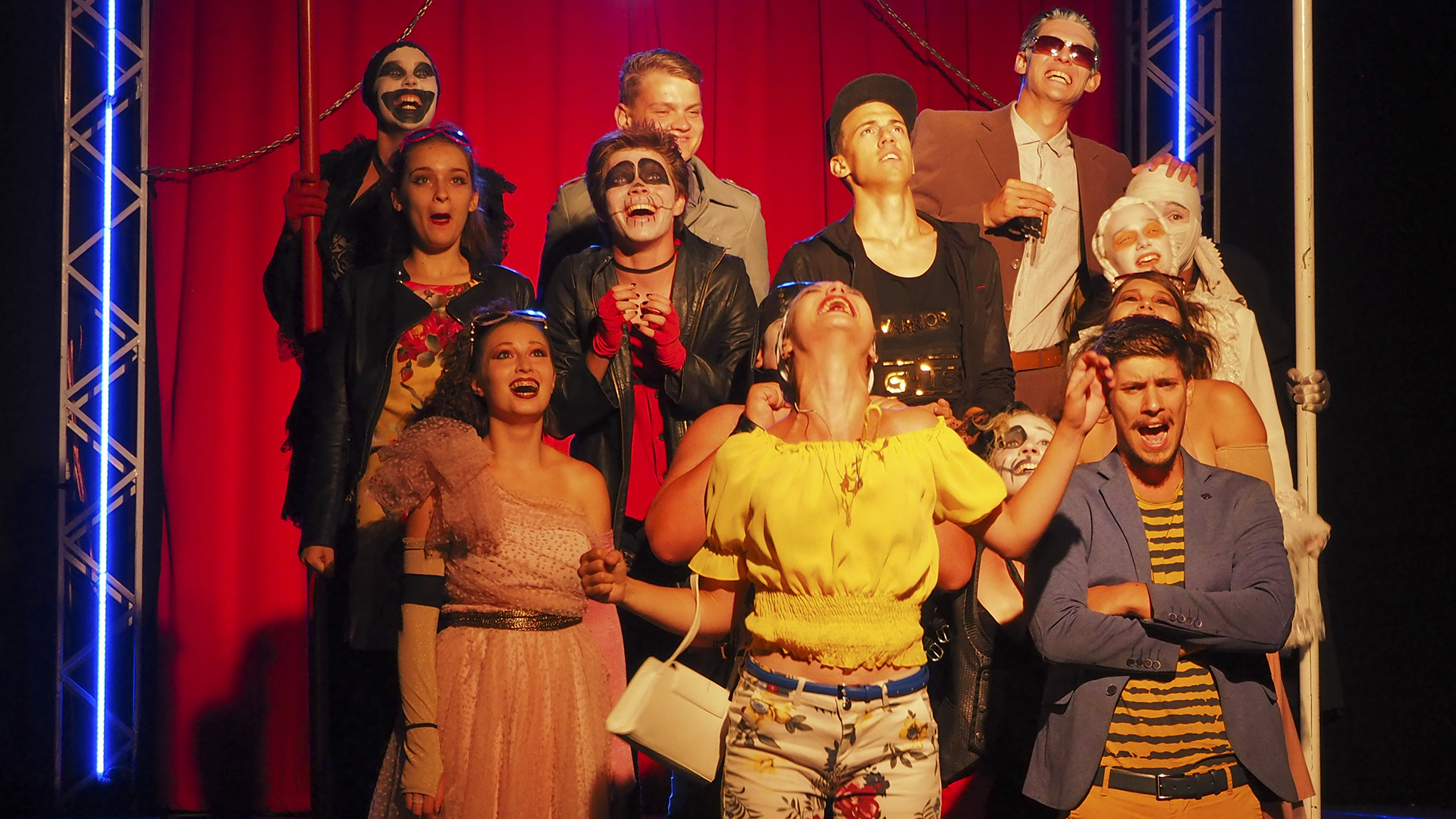 Trupa e ‘papërshtatshme’ teatrore sfidon ndërhyrjen politike