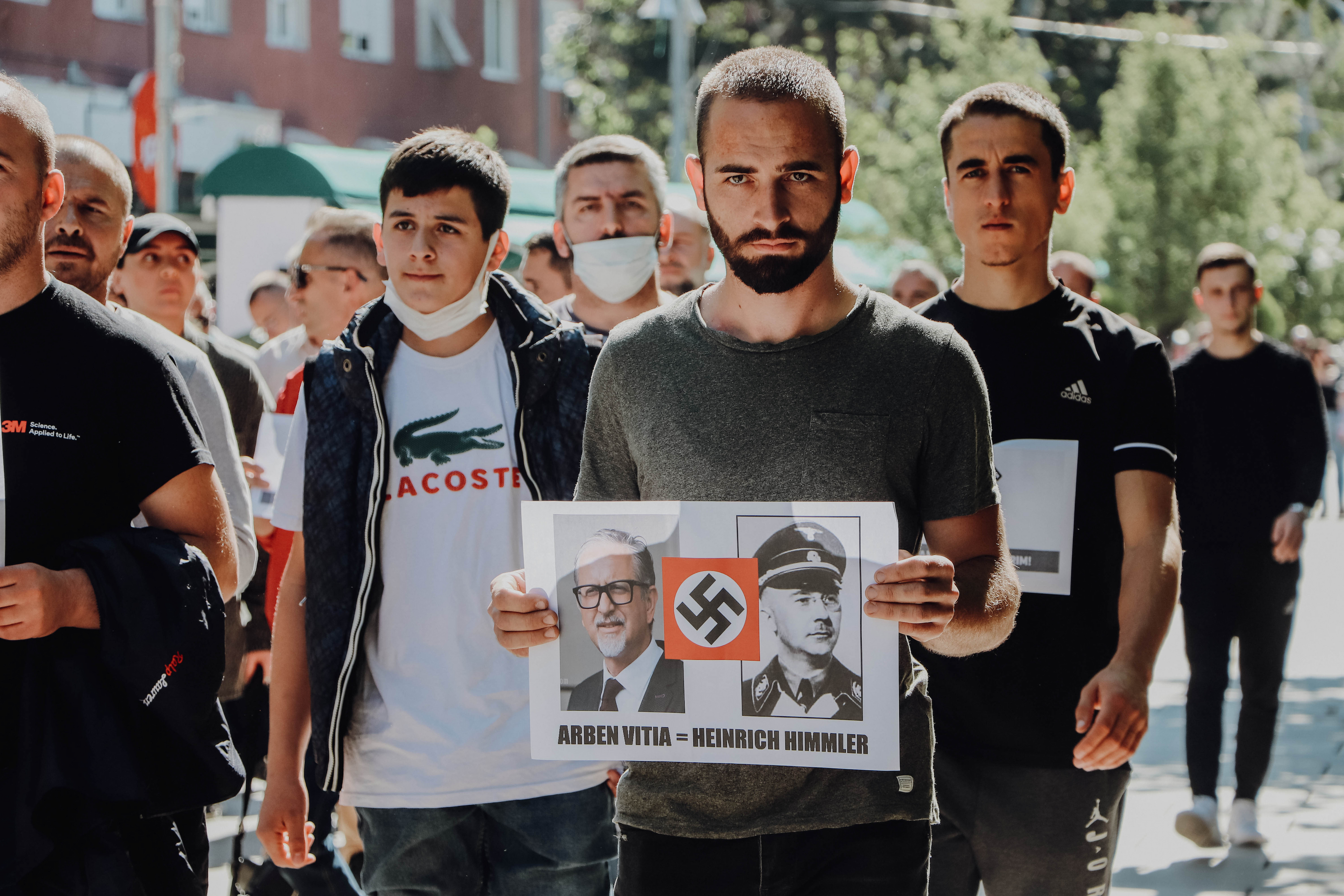 Tenistë, spiritualistë dhe e djathta ekstreme