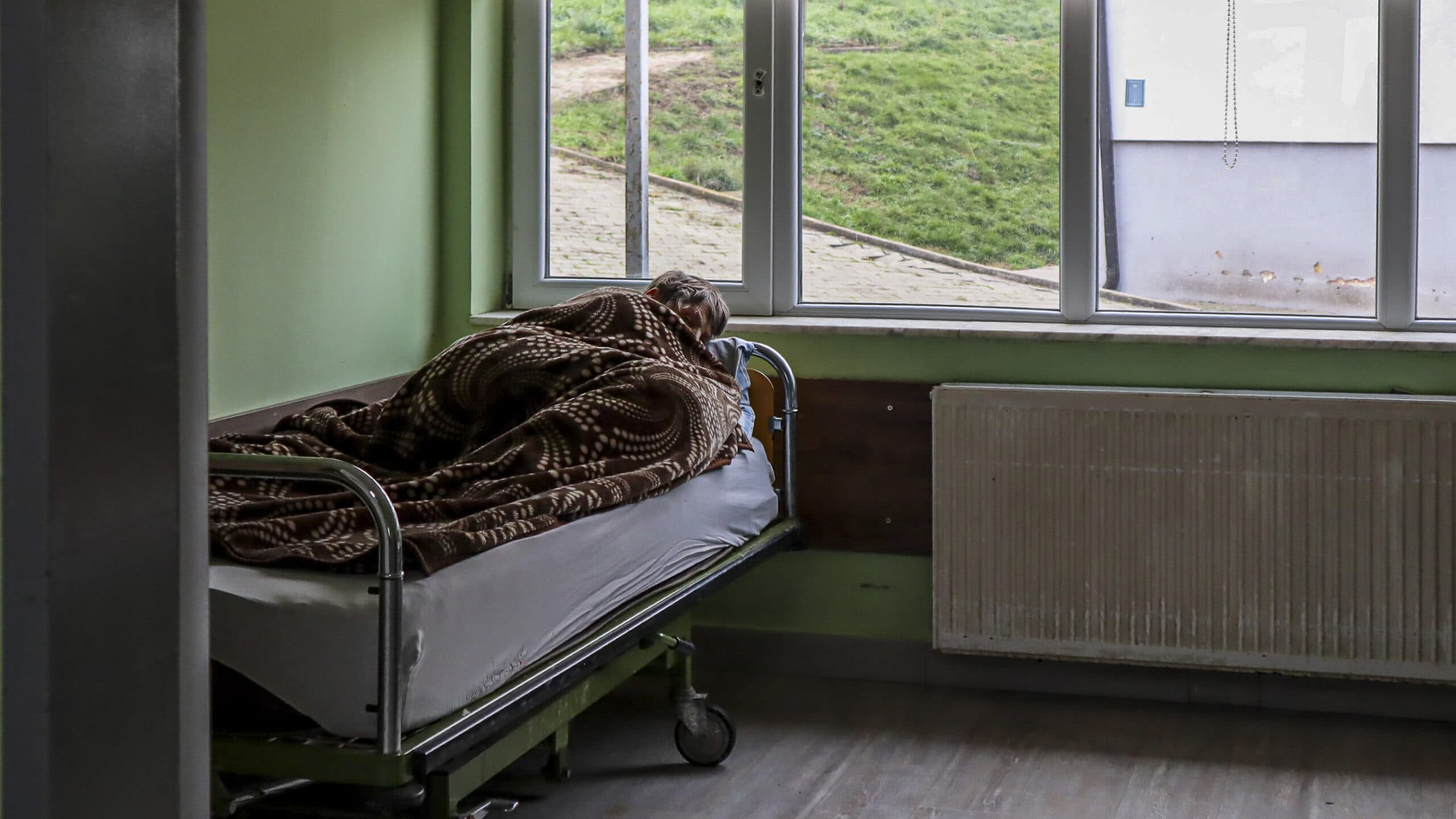 The (de)institutionalization of mental health